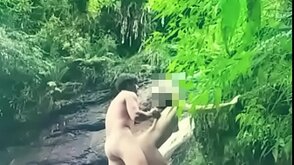Novinha putinha deliciosa fodendo na cachoeira