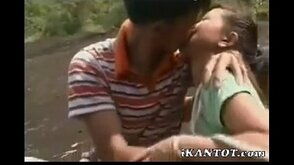 Porno brasileiro irmão comendo a irmã novinha da roça na beira do rio