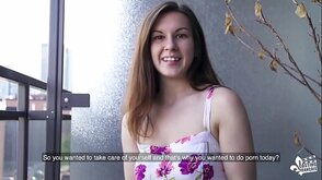 Vídeo porno com a lindinha francesa sentando no pintão